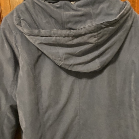 Mackintosh blue coat with removable hood. Size large. - Picture 6 of 13